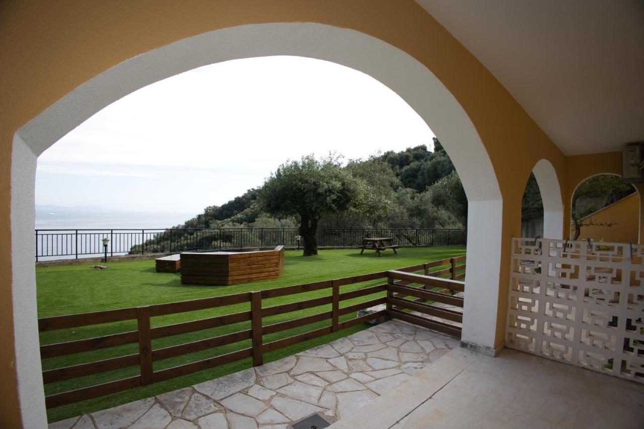 Silent Bay Apartments Katávolos エクステリア 写真